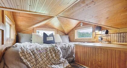 Pendergrass Tiny Home Cabin on Pond w/ Fire Pit!