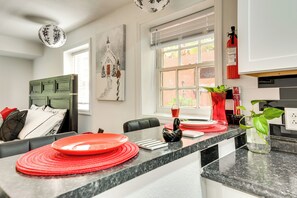 Apartment (0 Bedroom) | Interior