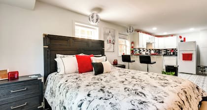 ~ 13 Mi to Atlanta: Private Stone Mountain Getaway