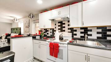 Apartment (0 Bedroom) | Interior