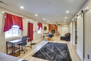 Interior - Convenient Cedar City Studio < Half-mi to Downtown (Cedar City)