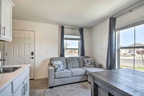 Apartment (0 Bedroom) | Interior