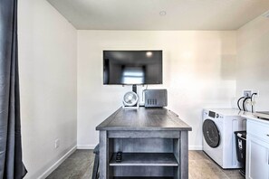 Apartment (0 Bedroom) | Interior
