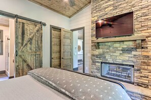 House (3 Bedrooms) | Interior - Ellijay Cabin Escape: Hot Tub & Fire Pit! (Ellijay)