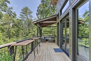 House (3 Bedrooms) | Interior - Ellijay Cabin Escape: Hot Tub & Fire Pit! (Ellijay)