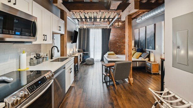Unclassified image, 1 of 24, button - Studio w/ Pool Access: 2 Mi to Downtown Nashville! (Nashville)
