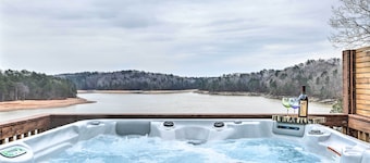 Beautiful Lakefront Studio: Dock, Fire Pit, Kayak