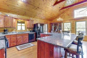 Microwave, oven, stovetop, dishwasher - Riffle Run Cabin: River Access, Hot Tub, Game Room (Ellijay)
