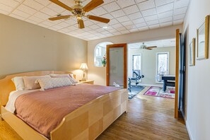 House (3 Bedrooms) - Peaceful Lawrenceville Cabin w/ Hot Tub on 6 Acres (Buford)