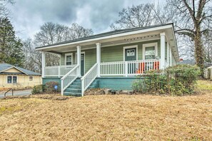 Interior - East Point Home ~ 6 Mi to Downtown ATL (Atlanta)