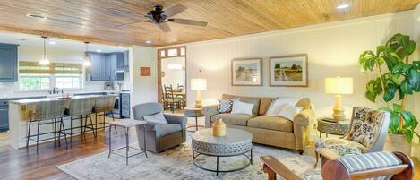 House (3 Bedrooms) | Interior