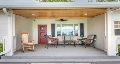 Beautiful Georgia Farmhouse Rental w/ Patio
