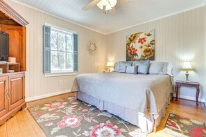 House (3 Bedrooms) | Interior - Secluded Hamilton Cabin Retreat w/ Private Lake! (Hamilton)