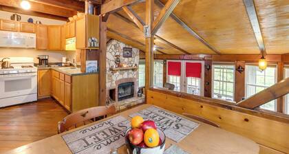 Mountaintop Ellijay Cabin w/ Private Hot Tub