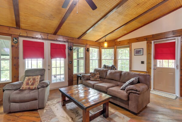 House (1 Bedroom) | Interior - Mountaintop Ellijay Cabin w/ Private Hot Tub (Ellijay)