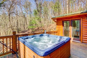 A wooden hot tub on a deck with a view of a forested area. - Lakefront Blue Ridge Cabin w/ Hot Tub! (Blue Ridge)