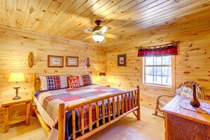House (3 Bedrooms) | Interior - Lakefront Blue Ridge Cabin w/ Hot Tub! (Blue Ridge)