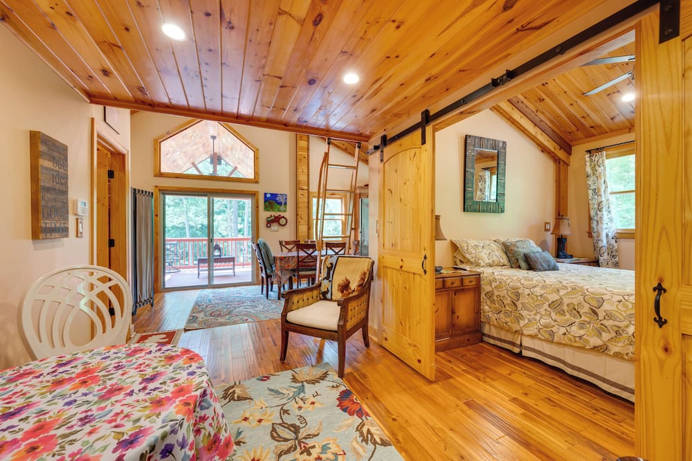 Barn-style Georgia Vacation Rental - Pet Friendly! - Montrose, GA