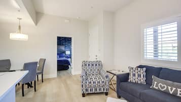 Apartment (1 Bedroom) | Interior