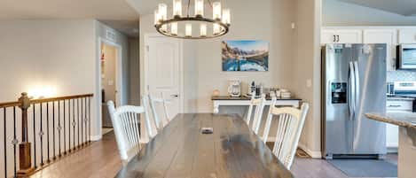 House (5 Bedrooms) | Interior