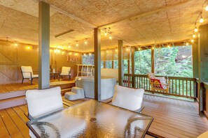 House (1 Bedroom) | Interior - 'deer Haven' Cabin: 5 Mi to Dtwn Blue Ridge! (Blue Ridge)