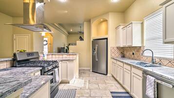 House (3 Bedrooms) | Private kitchen | Microwave, oven, stovetop, dishwasher