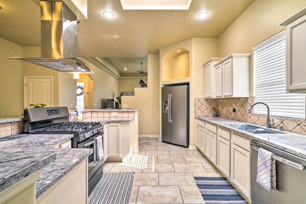 House (3 Bedrooms) | Private kitchen - Las Cruces Retreat w/ Patio - Close to Dtwn! (Las Cruces)