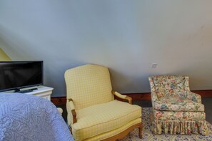 Apartment (0 Bedroom) | Interior