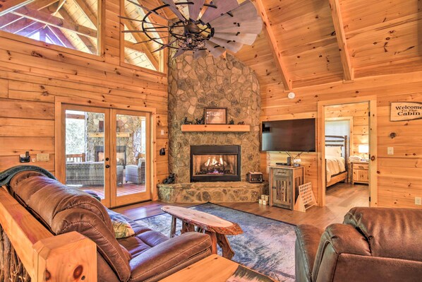 House (2 Bedrooms) | Interior - Private Cabin w/ Furnished Porch on < 3 Acres! (Mineral Bluff)