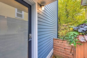 Apartment (1 Bedroom) | Interior - Quaint Seattle Retreat: 2 Mi to Capitol Hill! (Seattle)