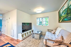 Apartment (1 Bedroom) | Interior - Quaint Seattle Retreat: 2 Mi to Capitol Hill! (Seattle)