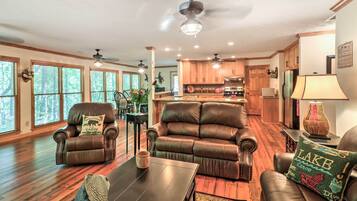 House (2 Bedrooms) | Interior