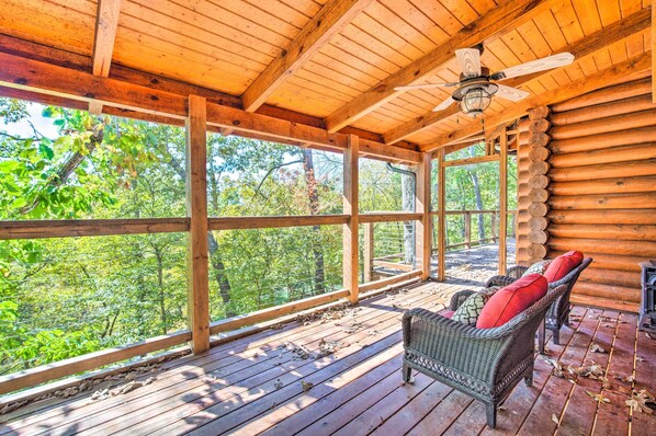 House (4 Bedrooms) | Interior - Calhoun Cabin w/ River View + Wraparound Deck (Calhoun)