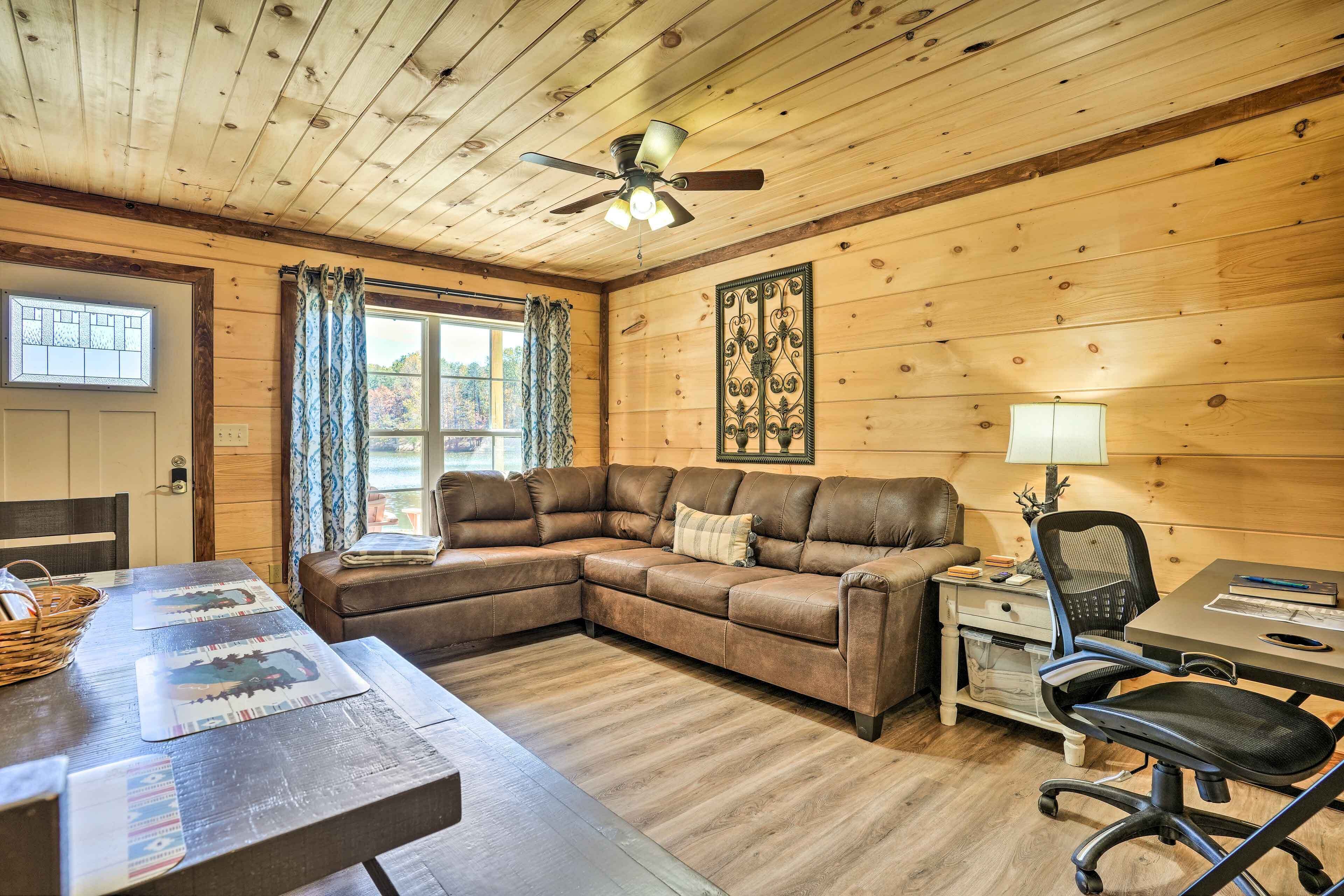 House (2 Bedrooms) | Interior