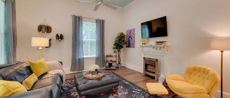House (2 Bedrooms) | Front of property