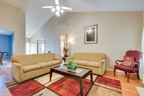 House (3 Bedrooms) | Interior