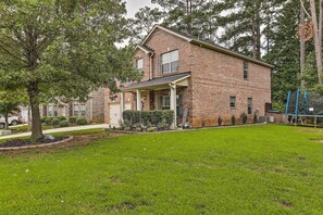 House (4 Bedrooms) | Interior - Snellville Abode < 9 Mi to Stone Mtn Park! (Snellville)