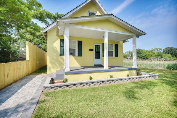 Cottage (2 Bedrooms) | Front of property