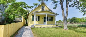 Charming Newport News Cottage < 1 Mi to Ocean!