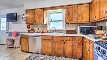 House (2 Bedrooms) | Private kitchen