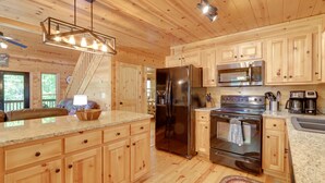 House (3 Bedrooms) | Private kitchen - Private Ellijay Cabin w/ Hot Tub & Amenities! (Ellijay)