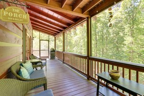 Property grounds - Private Ellijay Cabin w/ Hot Tub & Amenities! (Ellijay)