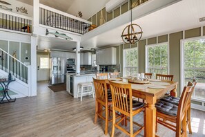 House (4 Bedrooms) | Interior - Dock & Fire Pit: Stunning Lake Sinclair Home! (Milledgeville)