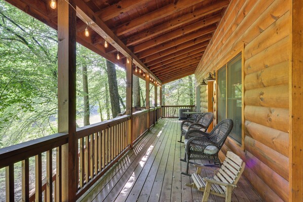 House (3 Bedrooms) | Interior - Riverfront Ellijay Cabin w/ Deck + Pool Access! (Ellijay)