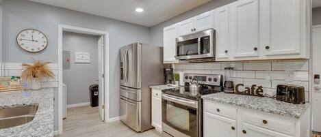 House (3 Bedrooms) | Interior