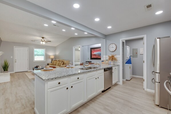 House (3 Bedrooms) | Interior