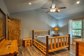 House (3 Bedrooms) | 3 bilik tidur, seterika/papan seterika, cadar katil 