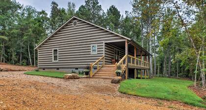 Summerville Getaway w/ Deck + On-site Creek!