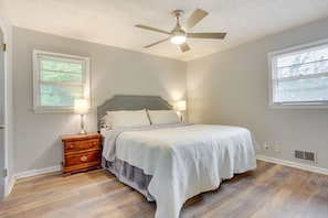 3 bedrooms, iron/ironing board, bed sheets - Sugar Hill Vacation Rental ~ 5 Mi to Lake Lanier (Buford)