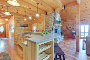 House (4 Bedrooms) | Interior